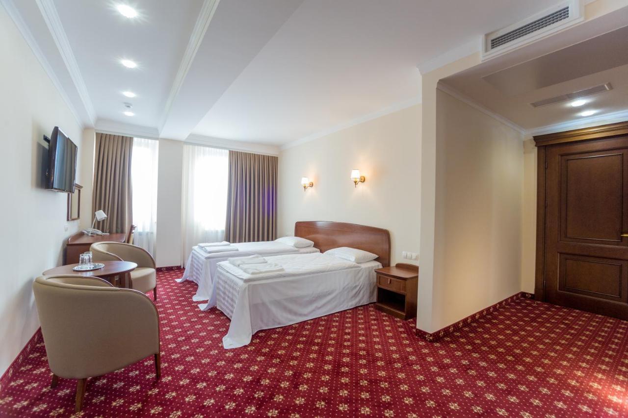 Ambassador Hotel Chisinau Luaran gambar