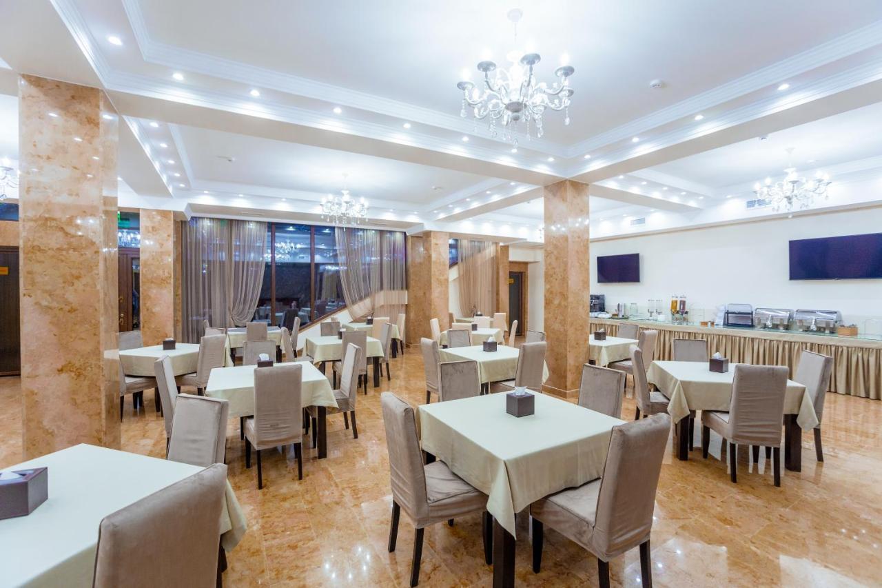 Ambassador Hotel Chisinau Luaran gambar