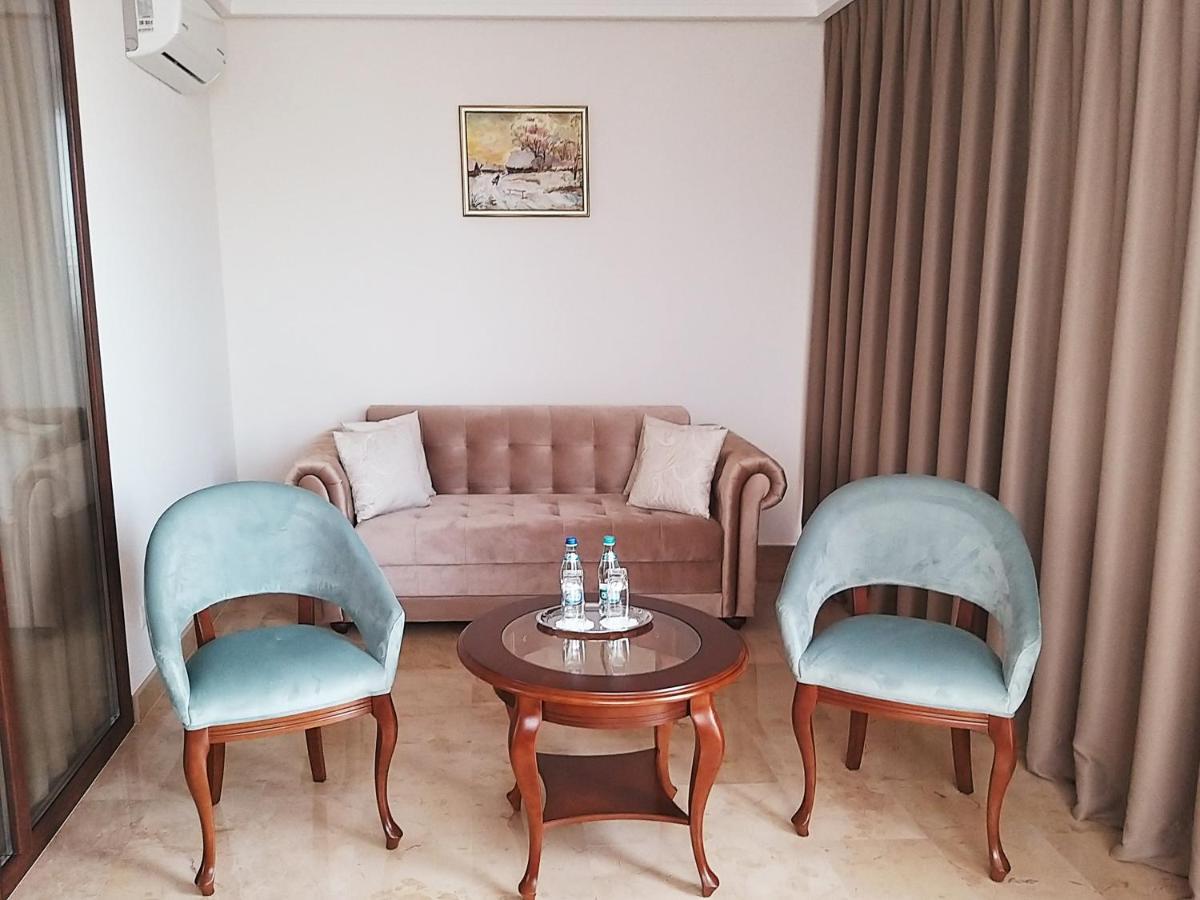 Ambassador Hotel Chisinau Luaran gambar