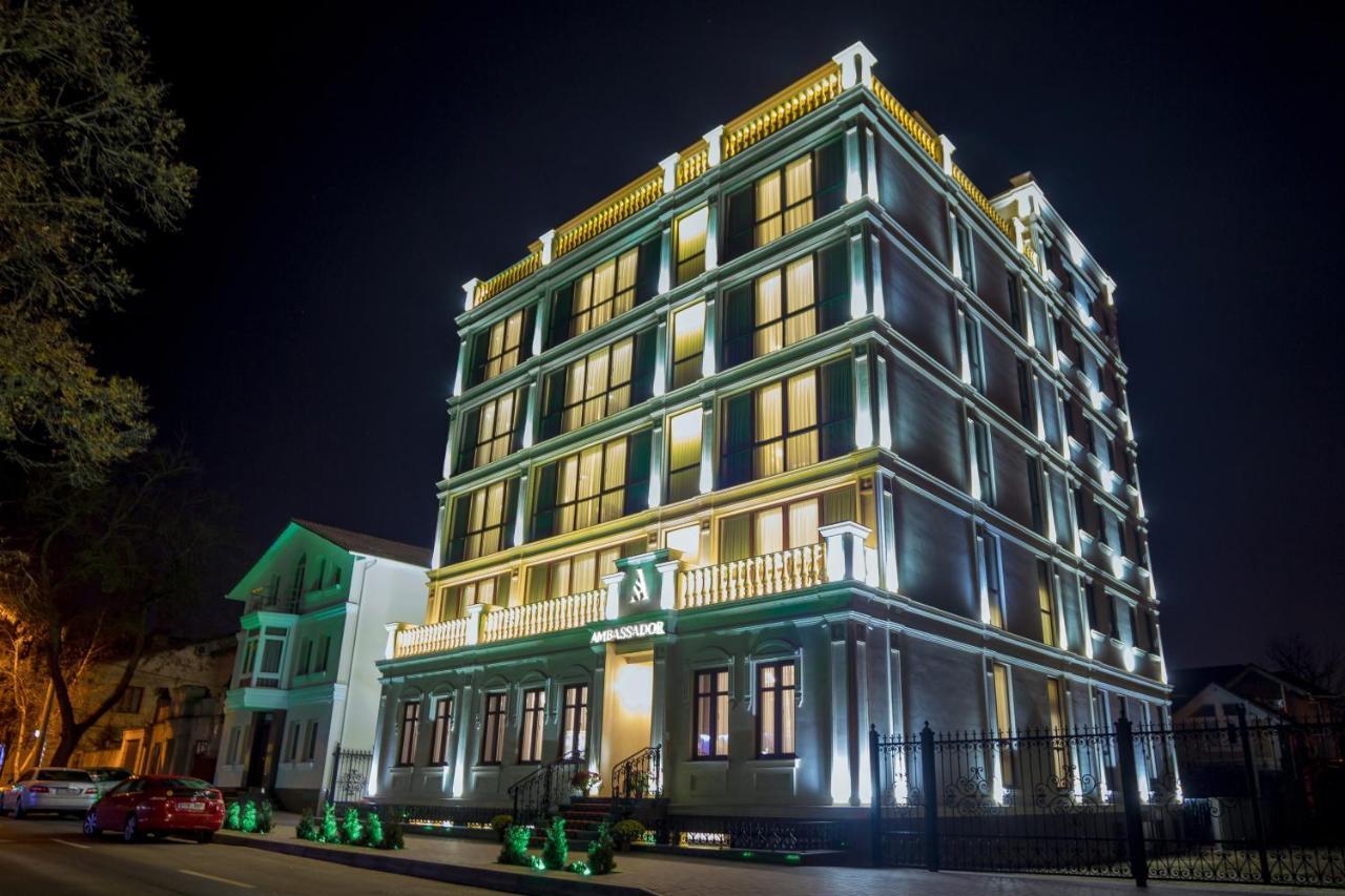 Ambassador Hotel Chisinau Luaran gambar
